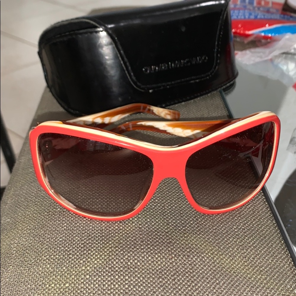 Vintage women’s Carmen Marc Valvo sunglasses